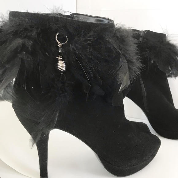 LIKE NEW Sacha London leather ankle bootie high heels peep toe with feathers - Picture 3 of 7